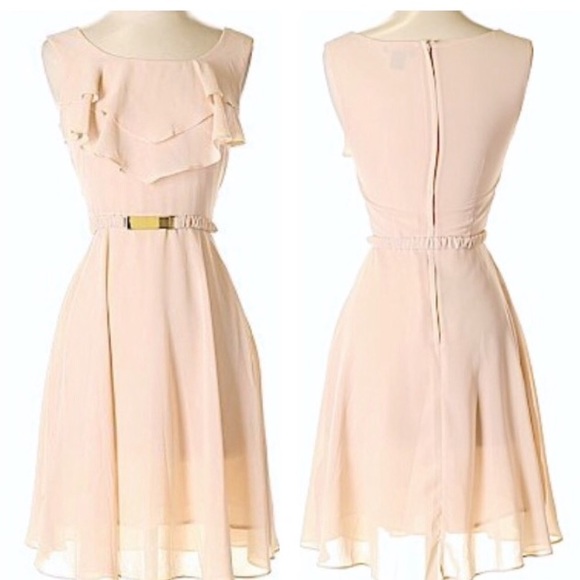 Dresses & Skirts - Pretty in Pink! Ruffle Detail Dress!